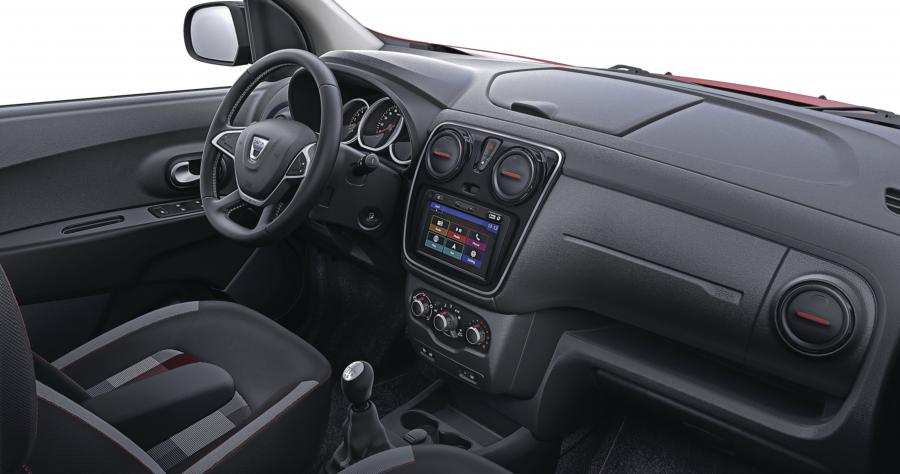 Интерьер Dacia Lodgy Stepway Techroad 2019 года  (фото 6 из 7)